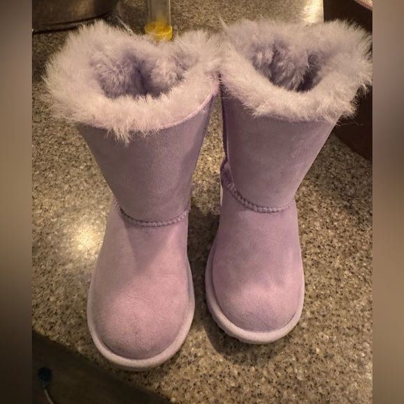 Girls Purple Uggs - Picture 1 of 4
